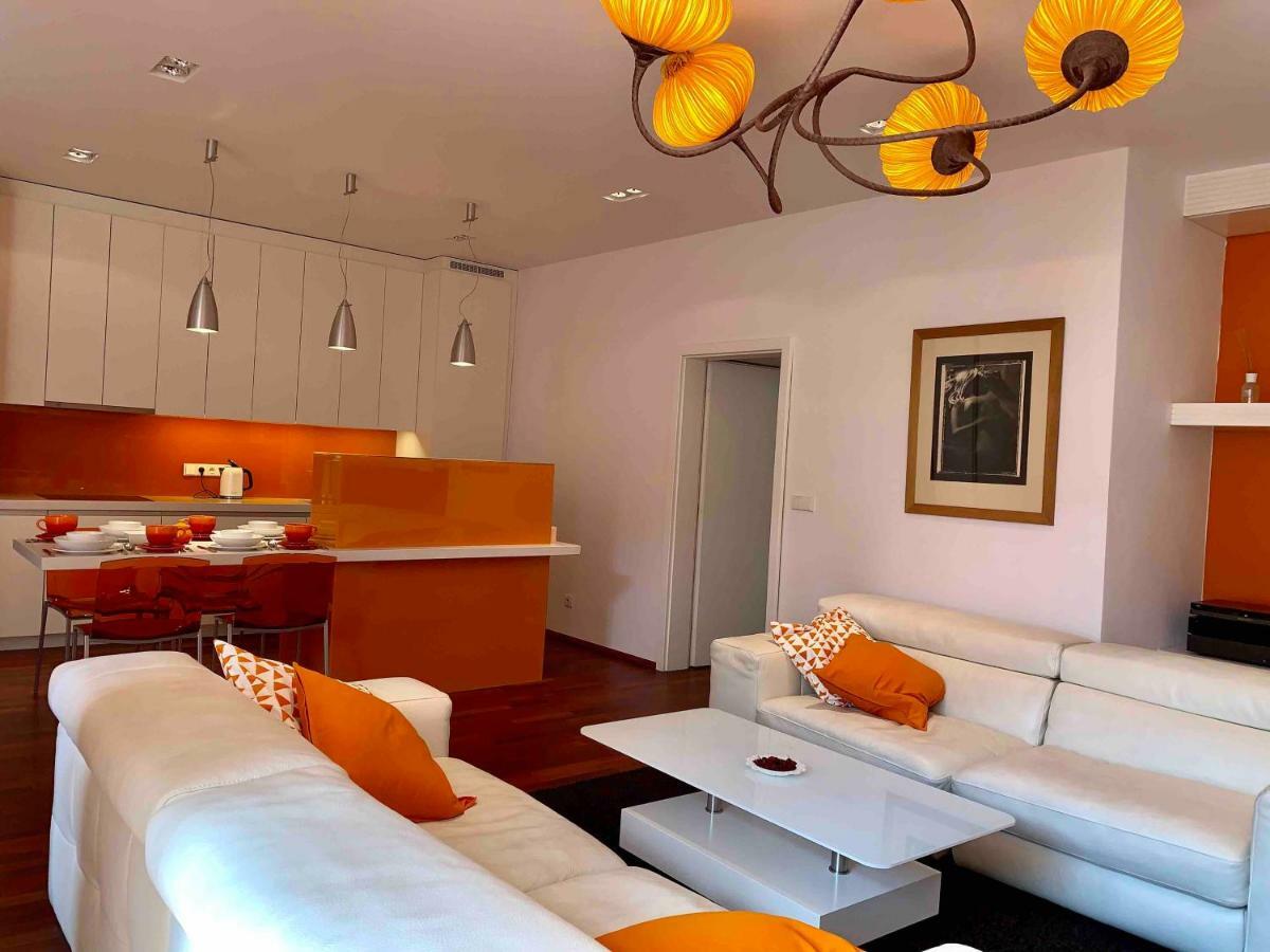 Luxury Apartment In The Center Of Praga Esterno foto