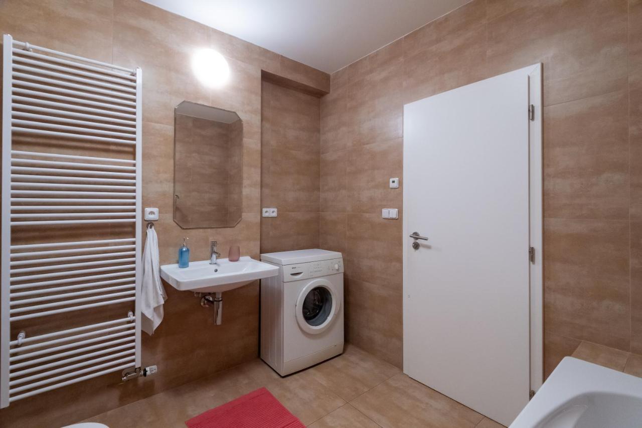 Luxury Apartment In The Center Of Praga Esterno foto